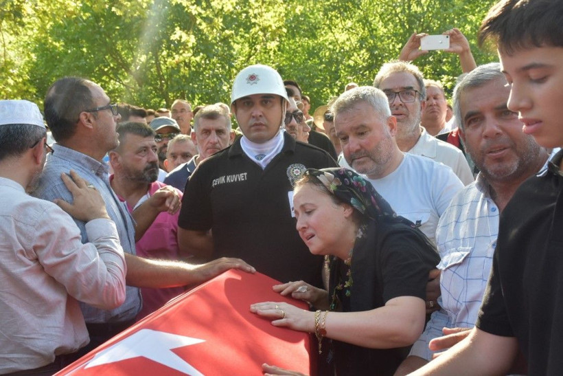 Orman işçisi Ragıp Şahin toprağa verildi - Resim: 6