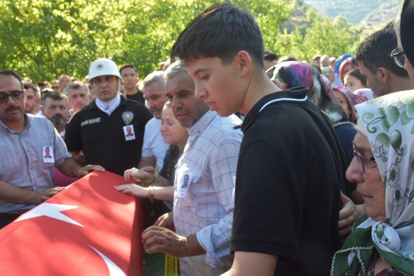 Orman işçisi Ragıp Şahin toprağa verildi - Resim: 7