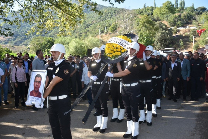 Orman işçisi Ragıp Şahin toprağa verildi - Resim: 9