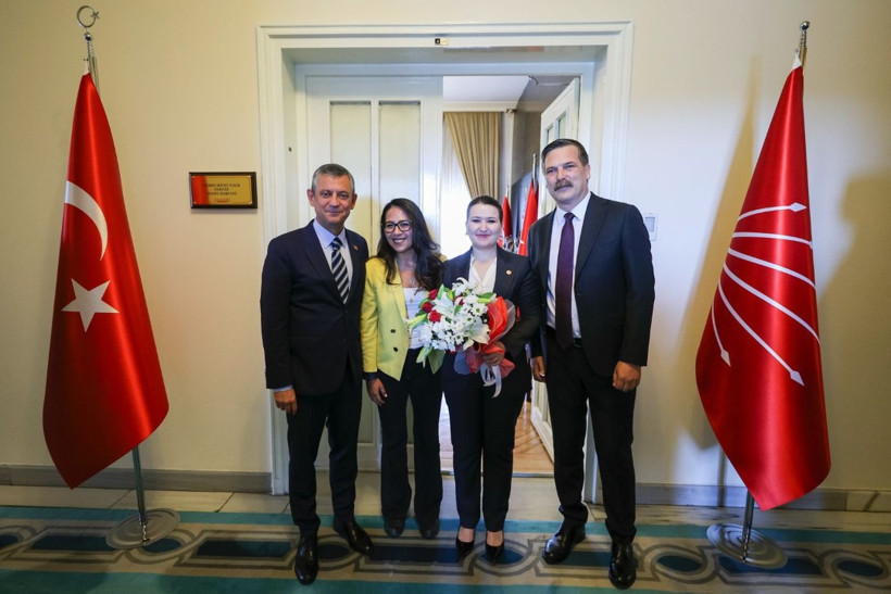 Özgür Özel, Erkan Baş ile görüştü - Resim : 1