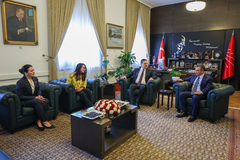 Özgür Özel, Erkan Baş ile görüştü - Resim : 2