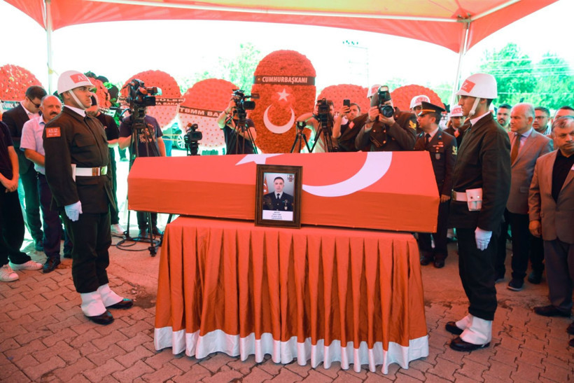 Şehitlere son veda - Resim: 2