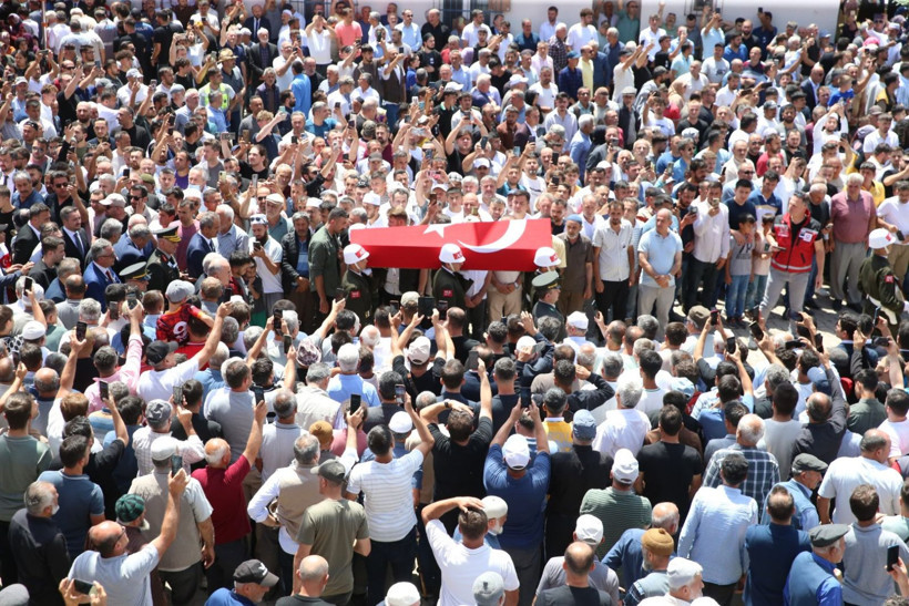 Şehitlere son veda - Resim: 1
