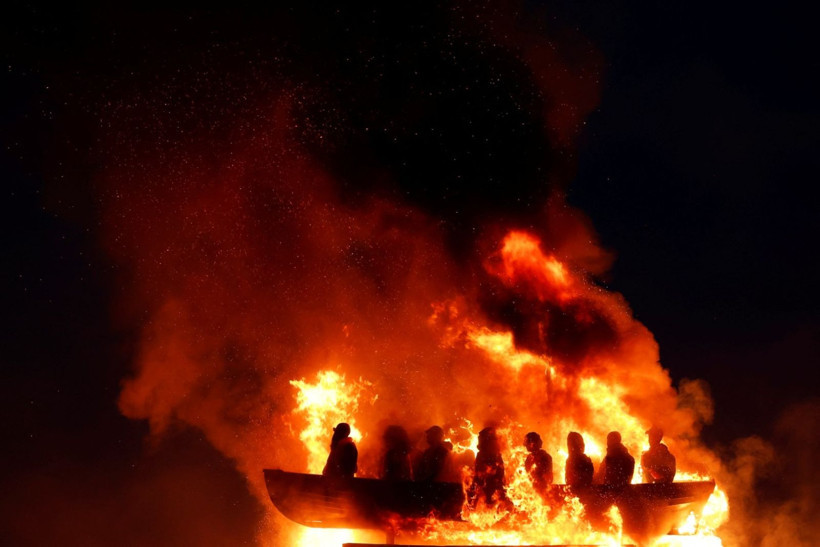 Bu nasıl festival: Göçmen maketlerini ateşe verdiler - Resim: 2