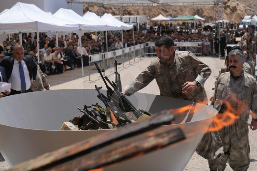 PKK'lı ilk grup silah bıraktı: Kazana atıp yaktılar - Resim : 4