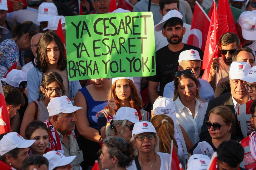 Özgür Özel'den Erdoğan'ın 'tarihi' açıklamasına sert yanıt - Resim : 10