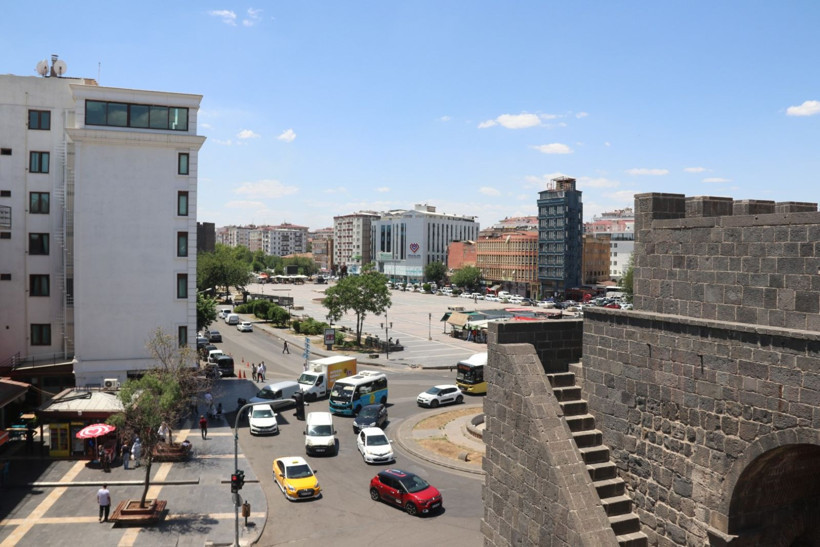 Sıcaklık 48 dereceye çıktı: Cadde ve sokaklar terk edildi - Resim: 2
