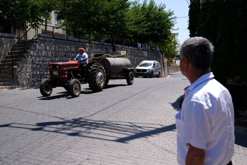 20 gündür sular kesik: Mahalle sakinleri belediyeyi bastı - Resim: 8