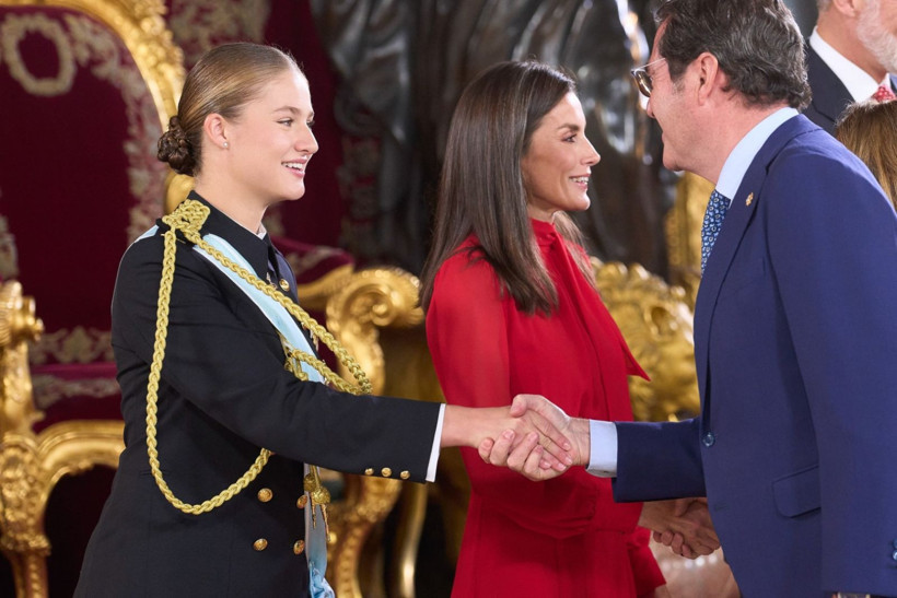 Veliaht Prenses'e Onur Ödülü kriz çıkardı - Resim: 9