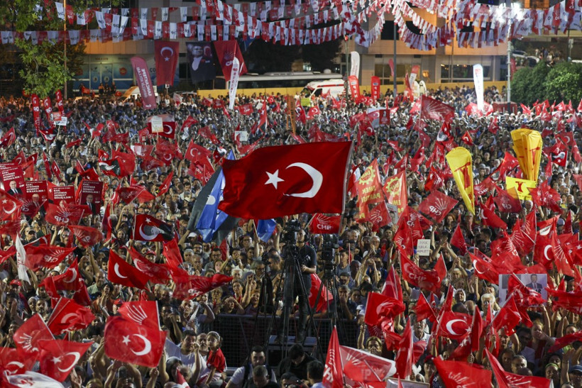 Özgür Özel: AK Parti'den istifa etmeye, babaocağına gelmeye davet ediyorum - Resim : 8