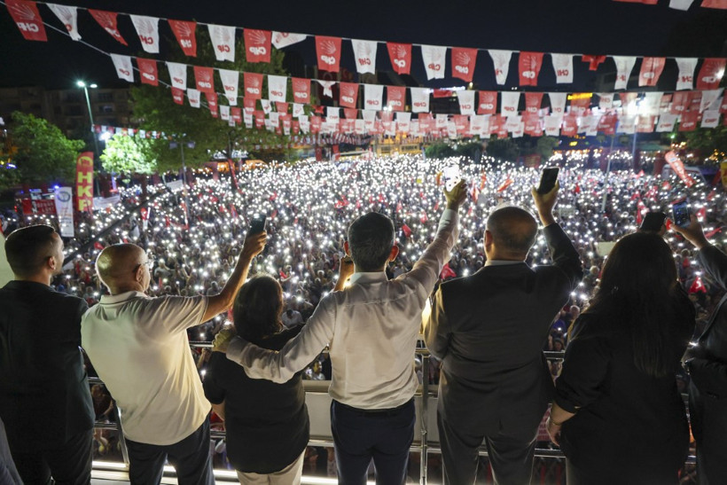 Özgür Özel: AK Parti'den istifa etmeye, babaocağına gelmeye davet ediyorum - Resim : 11