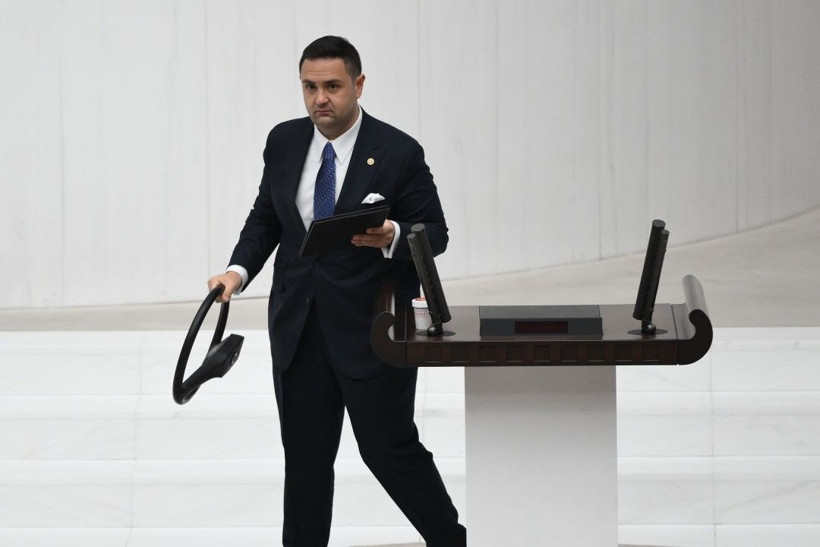 CHP’li Akdoğan’dan direksiyonlu protesto - Resim: 16