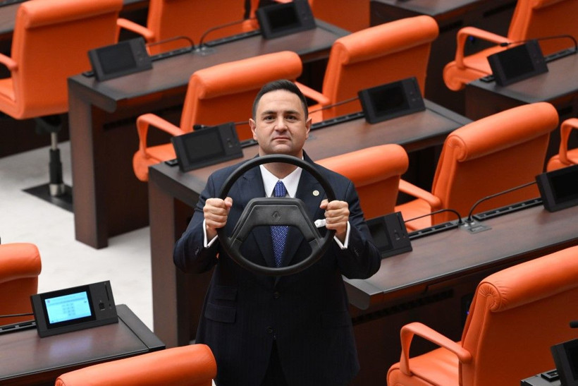 CHP’li Akdoğan’dan direksiyonlu protesto - Resim: 18