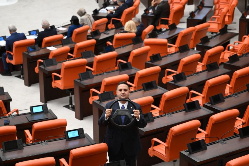 CHP’li Akdoğan’dan direksiyonlu protesto - Resim: 19