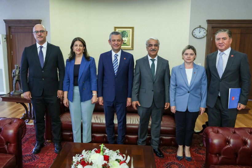 DEM'den CHP'ye komisyon ziyareti - Resim : 1