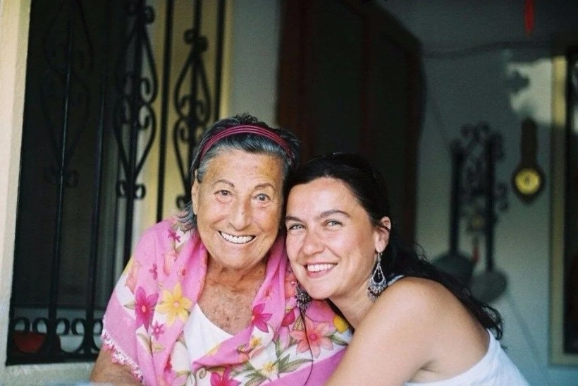 Şevval Sam, Müzeyyen Senar'ı unutmadı: "Sen benim görkemli kristalim oldun” - Resim : 1