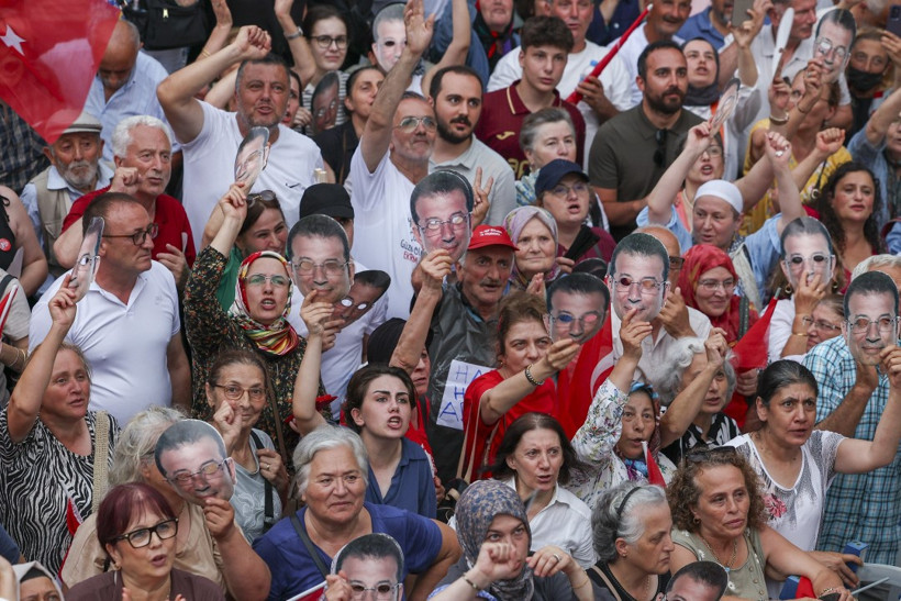 Özgür Özel, 'gecenin sürprizi' diyerek anket sonuçlarını açıkladı - Resim : 21