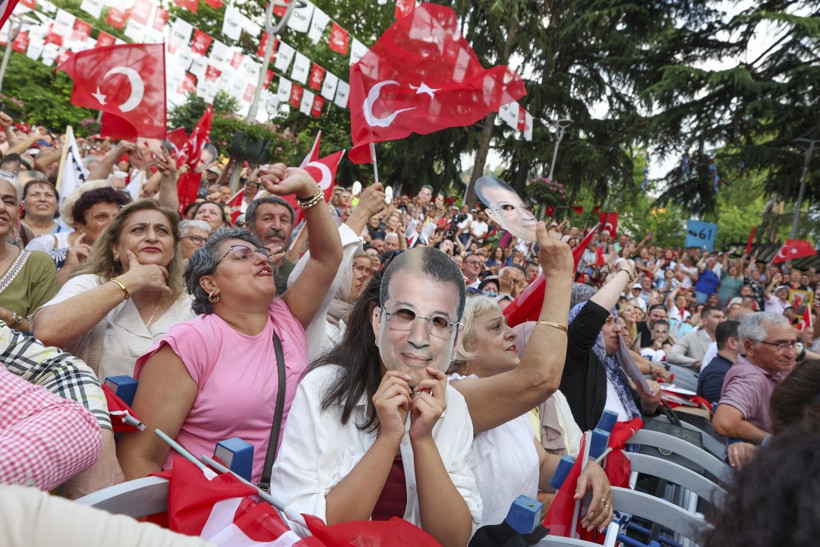 Özgür Özel, 'gecenin sürprizi' diyerek anket sonuçlarını açıkladı - Resim : 17