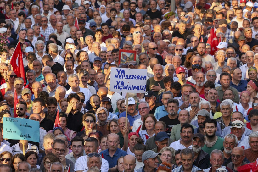 Özgür Özel, 'gecenin sürprizi' diyerek anket sonuçlarını açıkladı - Resim : 15