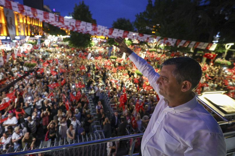 Özgür Özel, 'gecenin sürprizi' diyerek anket sonuçlarını açıkladı - Resim : 13