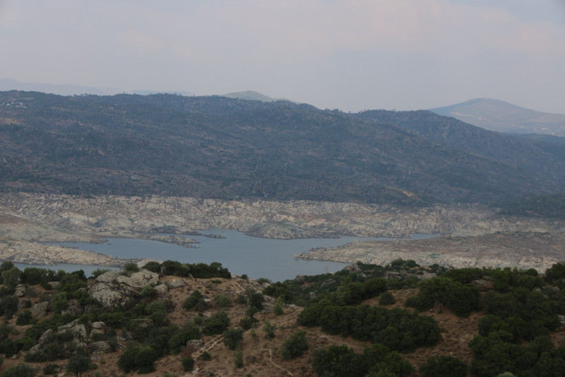 Baraj doluluk oranı alarm veriyor: Adnan Menderes Barajı'nda su seviyesi yüzde 12'ye düştü - Resim : 1