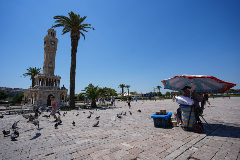 İzmir'de fön rüzgarı etkisi: Sıcaklık 40 dereceye dayandı - Resim: 10