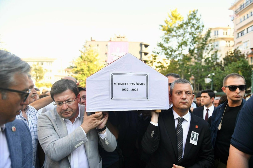 Altan Öymen son yolculuğuna uğurlandı - Resim : 4