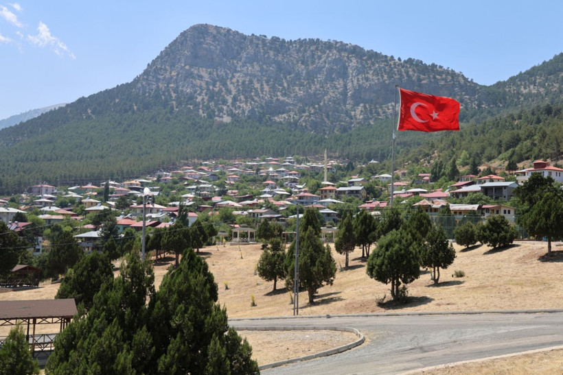 Kaçan kaçana: 20 bin kişi yaşıyordu nüfusu 450 bini buldu - Resim: 6