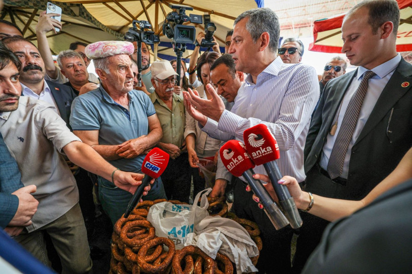 Özgür Özel pazara indi, bir dokundu bin ah işitti - Resim: 4