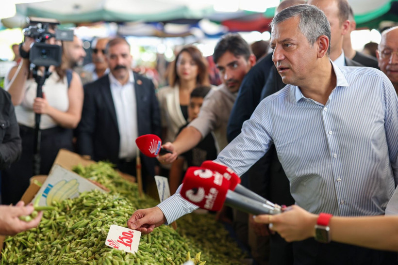 Özgür Özel pazara indi, bir dokundu bin ah işitti - Resim: 11
