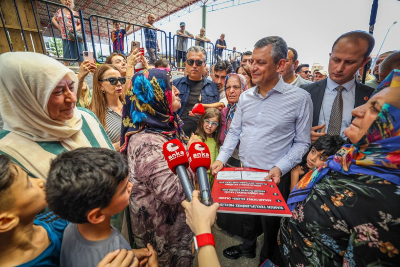 Özgür Özel pazara indi, bir dokundu bin ah işitti - Resim: 14