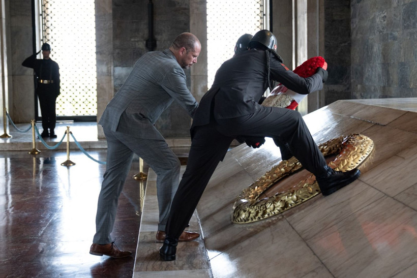 Belçikalı bakandan Atatürk'e saygı: Anıtkabir'de diz çöktü - Resim: 6