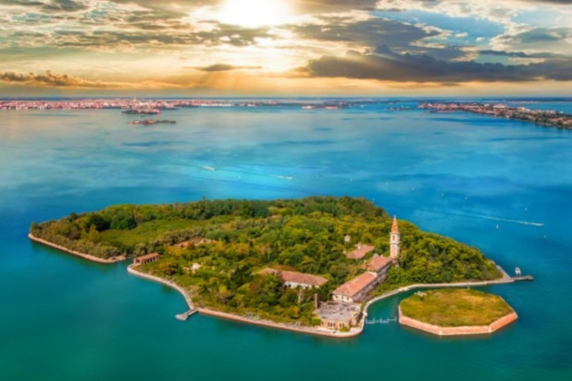 Turistlerden kaçmak için ada satın aldılar - Resim: 6