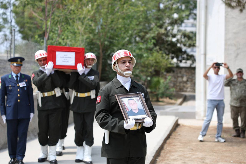 Siyasilerden iki şehit tepkisi - Resim : 1