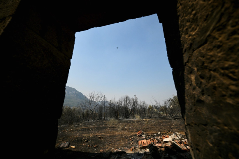 Bakan Yumaklı son durumu açıkladı: Üç il yanıyor, riskli bölgeler var - Resim : 1