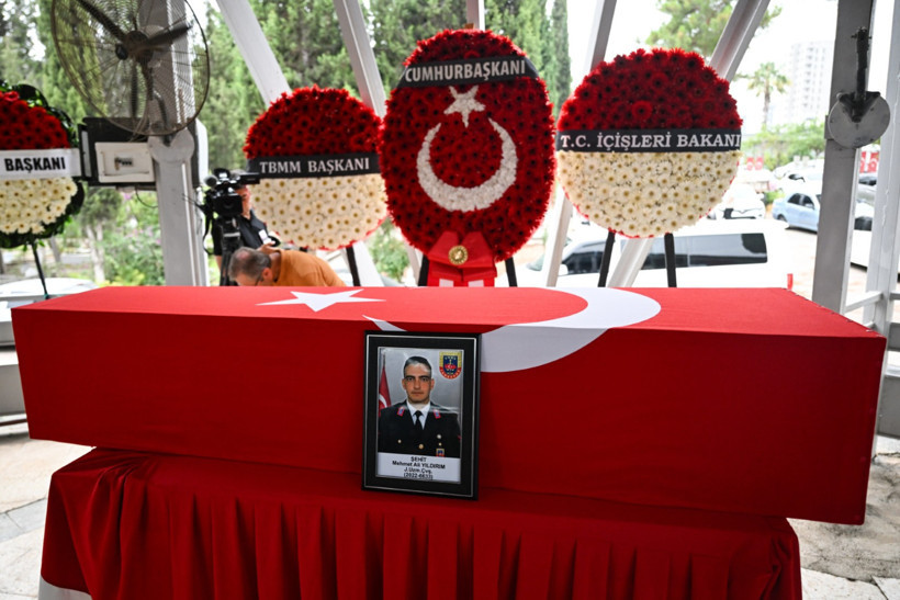 Şırnak'ta şehit olan uzman çavuş Mehmet Ali Yıldırım son yolculuğuna uğurlandı - Resim : 2