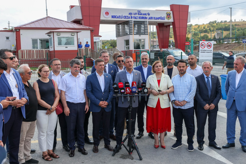 Özel, AKP'lilere seslendi: Zulüm kendilerine dönecek - Resim : 1