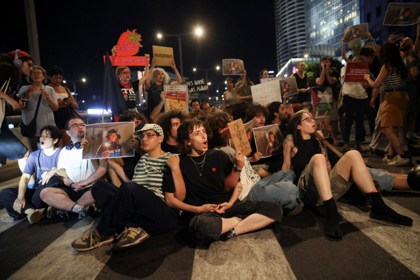 'Kendi mezarımı kazıyorum' diyen rehinenin videosu, on binlerce İsrailliyi sokağa döktü - Resim: 7