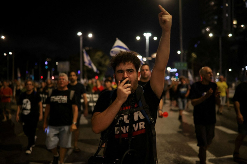 'Kendi mezarımı kazıyorum' diyen rehinenin videosu, on binlerce İsrailliyi sokağa döktü - Resim: 8