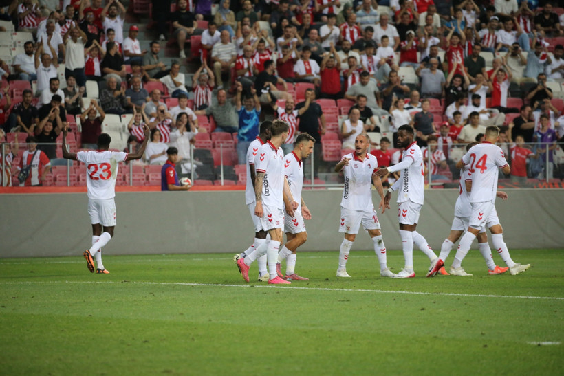 Arda Turan'a Avrupa Ligi'nde bir Türk rakip daha! - Resim : 1