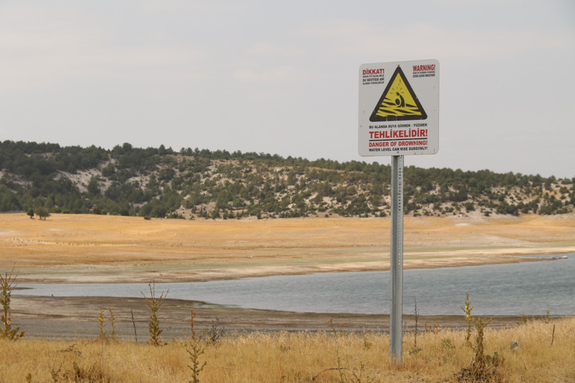 Eskişehir'in can damarı kuruma noktasında... Porsuk Barajı’nda doluluk oranı yüzde 35'e geriledi - Resim : 2