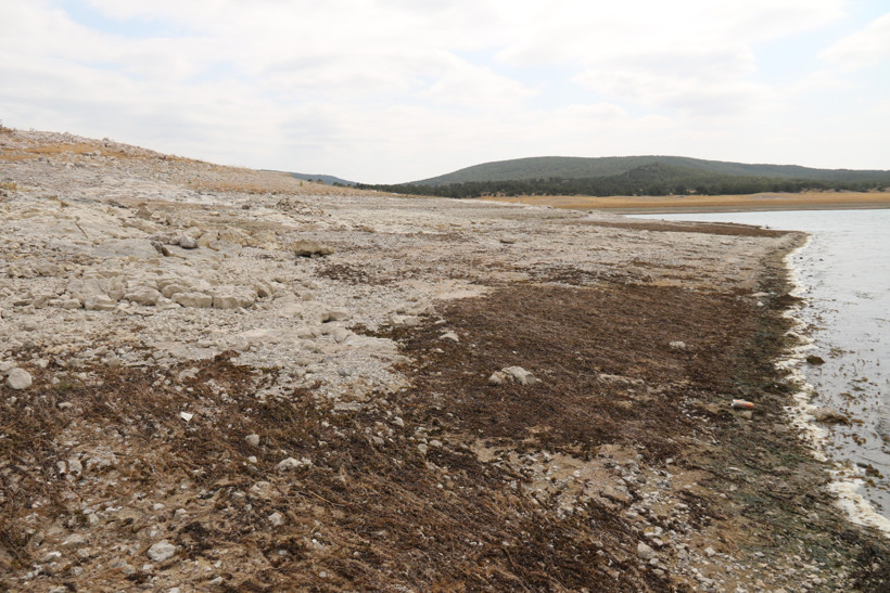 Eskişehir'in can damarı kuruma noktasında... Porsuk Barajı’nda doluluk oranı yüzde 35'e geriledi - Resim : 3