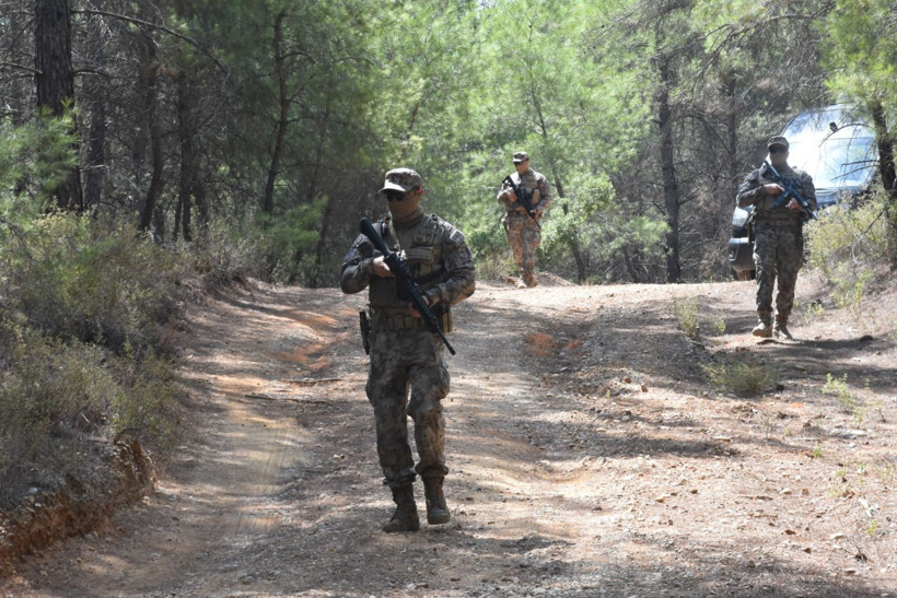 Özel Harekat'tan tam teçhizatlı orman devriyesi - Resim: 6