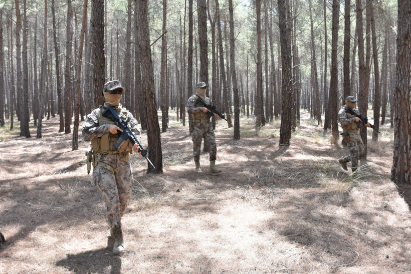 Özel Harekat'tan tam teçhizatlı orman devriyesi - Resim: 10