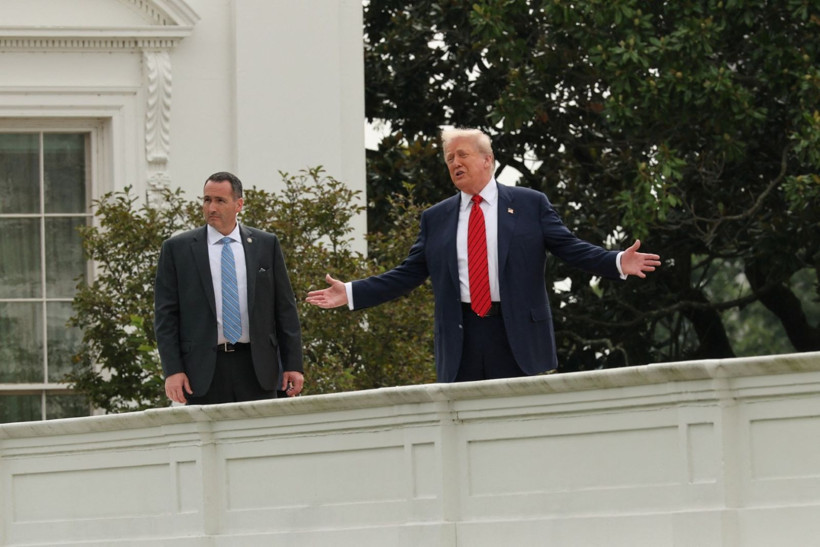 Trump Beyaz Saray çatısına çıktı, gazetecilerin kafası karıştı - Resim: 2