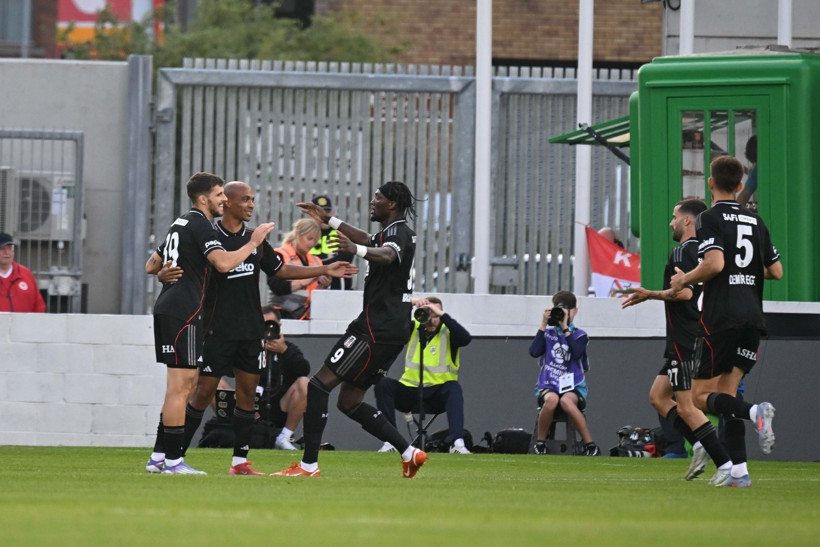 Beşiktaş St. Patricks maçında ter attı: Abraham tarihe geçti - Resim : 2