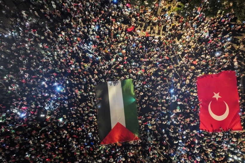 İstanbul'da binlerce kişiden Gazze yürüyüşü - Resim: 7