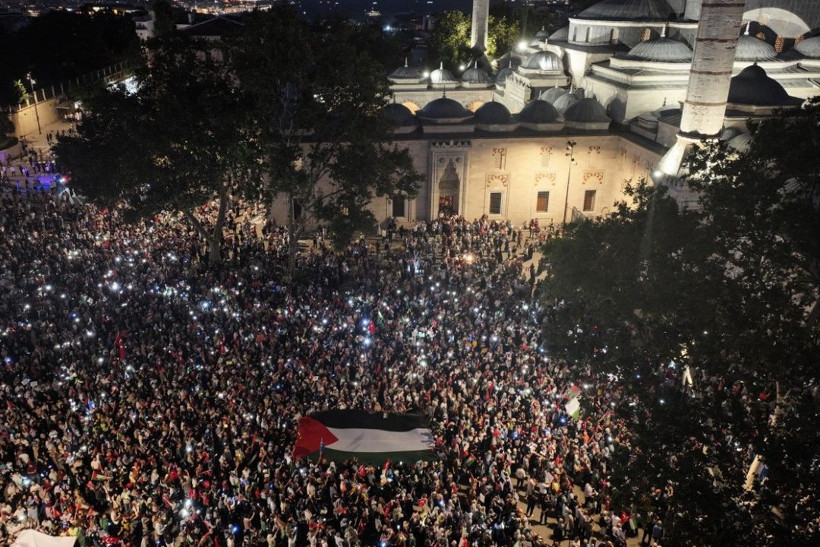 İstanbul'da binlerce kişiden Gazze yürüyüşü - Resim: 9