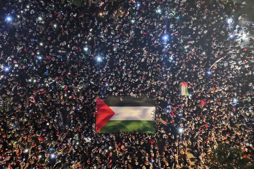 İstanbul'da binlerce kişiden Gazze yürüyüşü - Resim: 10