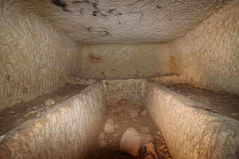 Şanlıurfa'da kaya mezar bulundu - Resim : 1